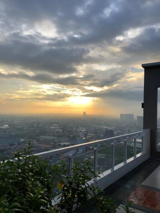 The Celandine By Dmci Homes Caloocan Exteriör bild