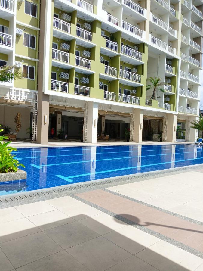 The Celandine By Dmci Homes Caloocan Exteriör bild